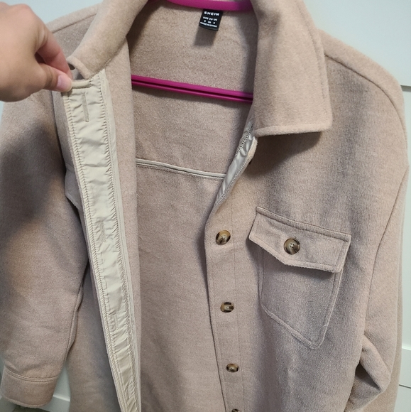 Shacket size small - Picture 3 of 5